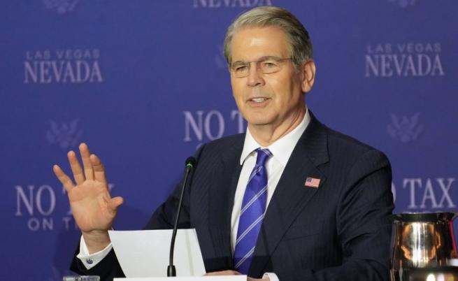 Финансовият министър на САЩ: Блокадата ни взема на прицел основните източници на приходи на Иран