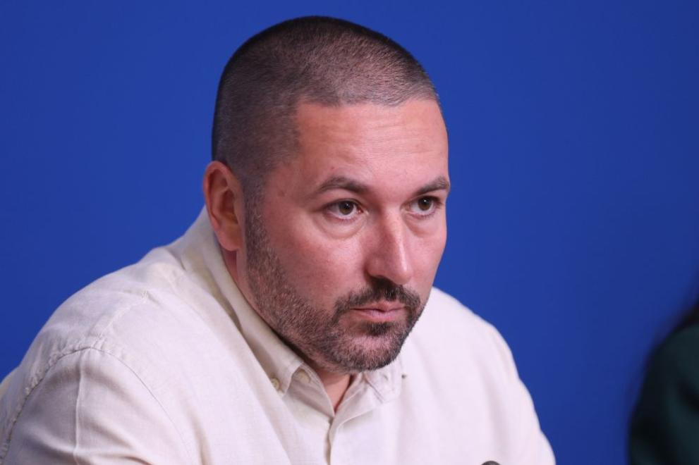 Николай Попов