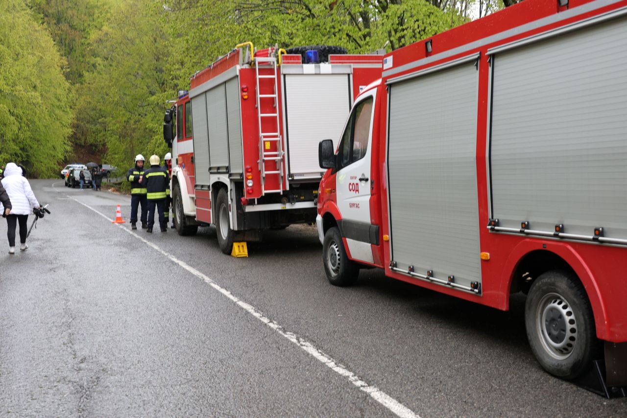 <p>Тежко пътнотранспортно произшествие с автобус, превозващ украински граждани, отне два живота и остави десетки ранени на пътя между Малко Търново и границата.</p>