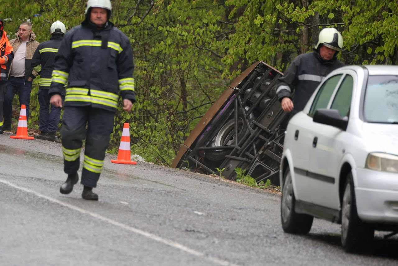 <p>Тежко пътнотранспортно произшествие с автобус, превозващ украински граждани, отне два живота и остави десетки ранени на пътя между Малко Търново и границата.</p>