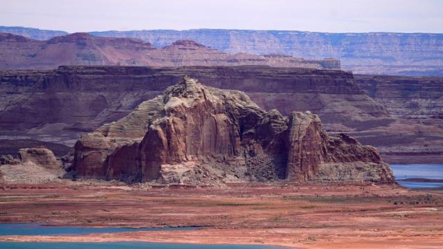 Западна суша: Езерото Пауъл преди и сега (СНИМКИ)
