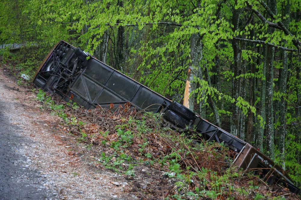Тежката катастрофа със загинали с автобус край Малко Търново