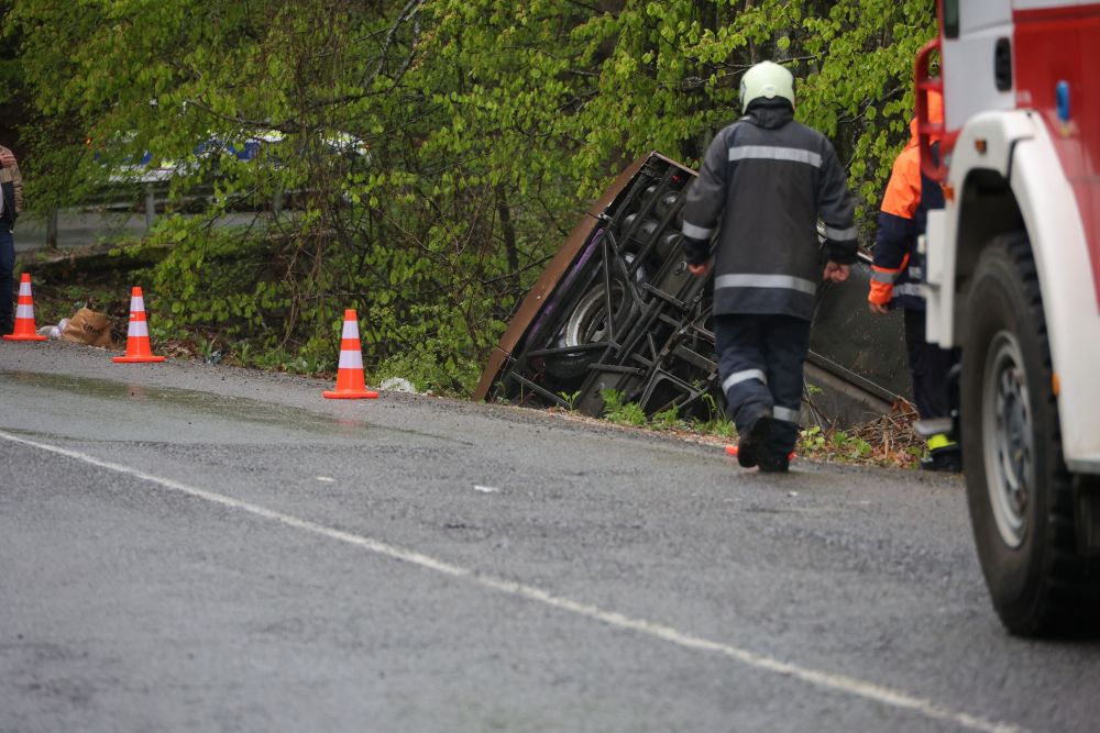Тежката катастрофа със загинали с автобус край Малко Търново