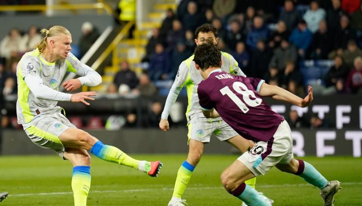 Манчестър Сити Холанд