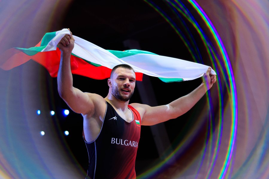 Кирил Милов е европейски шампион в борбата за втора поредна1