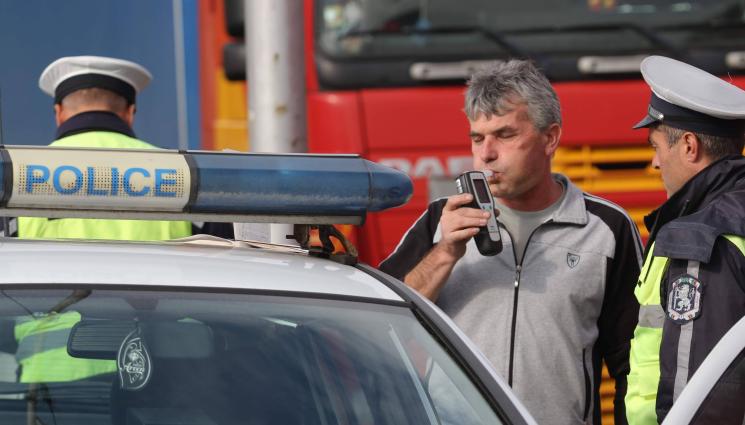 с - Пияните на пътя пак на изпит за книжка