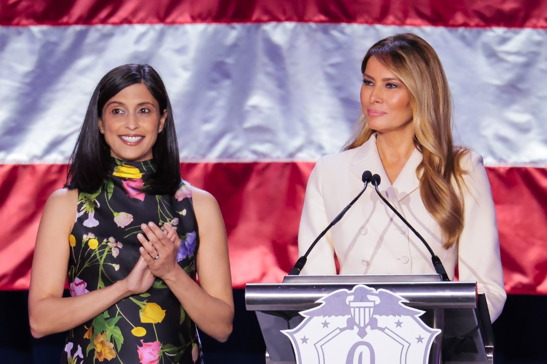 Мелания Тръмп и Уша Ванс очароваха на традиционния обяд на Първата дама