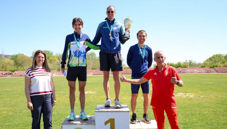 Иван Андреев - Иван Андреев и Девора Аврамова с титли  от националния на БФЛА шампионат в Хисаря