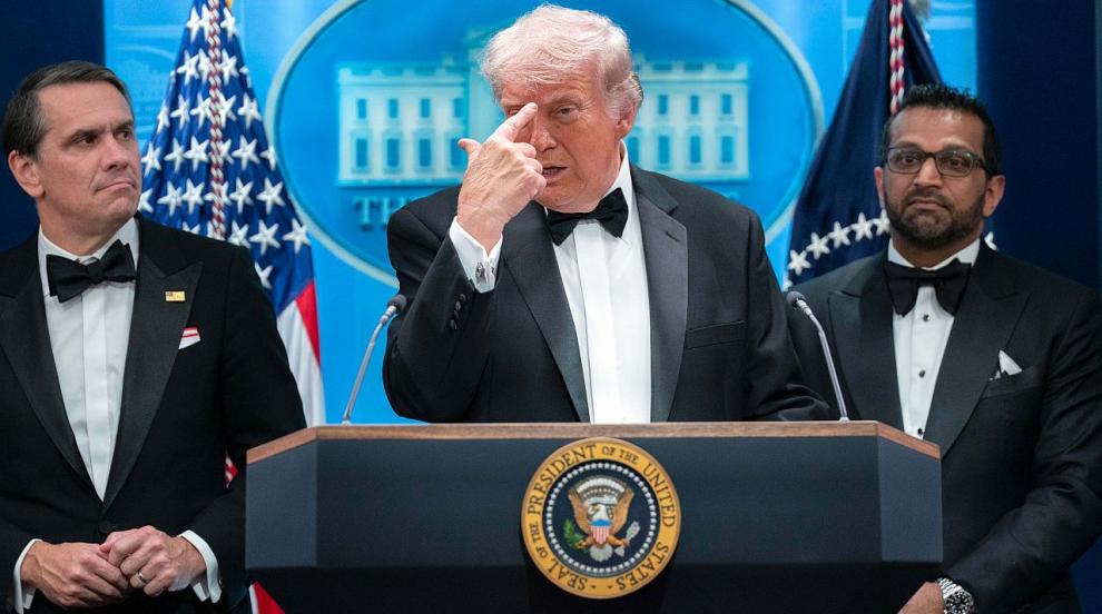 Евакуираха Доналд Тръмп и Мелания от Белия дом след стрелба