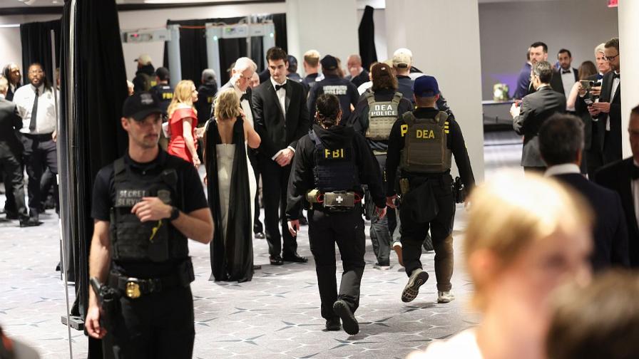 Стрелба във Вашингтон: Доналд Тръмп и Мелания бяха евакуирани под охрана