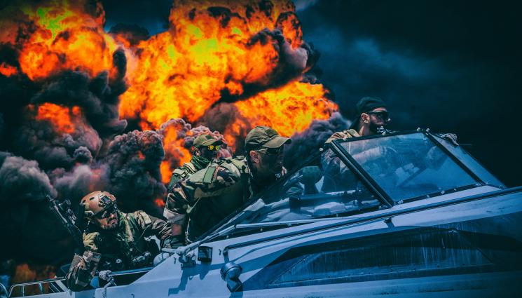 кораб лодка пожар