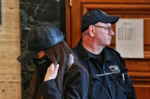 Софийският градски съд отложи делото срещу бившата полицайка Симона Радева Тя е обвинена