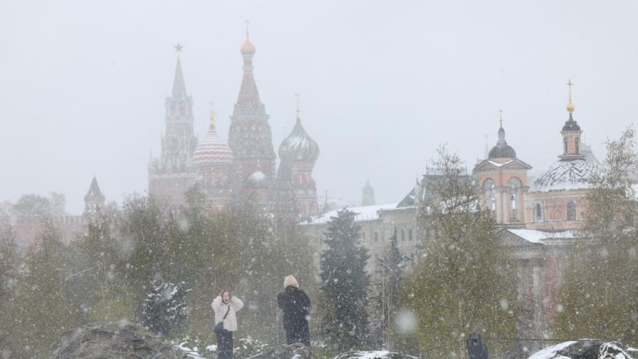 Снежна буря помете Москва в края на април