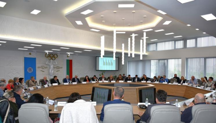 с - Студенти искат по-високи стипендии за успех