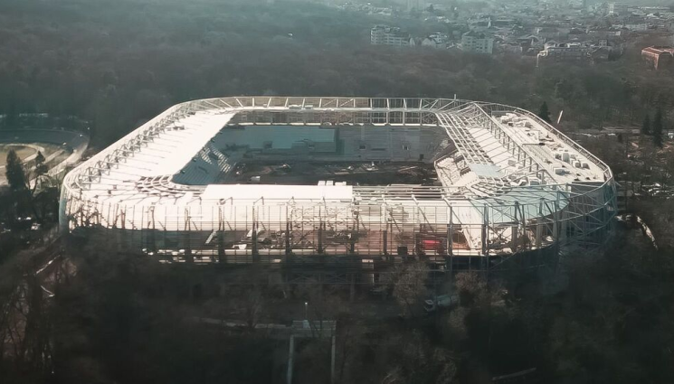 Българска армия - Асфалтираха централната алея пред стадион „Българска армия“