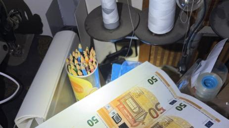 фалшиви евробанкноти