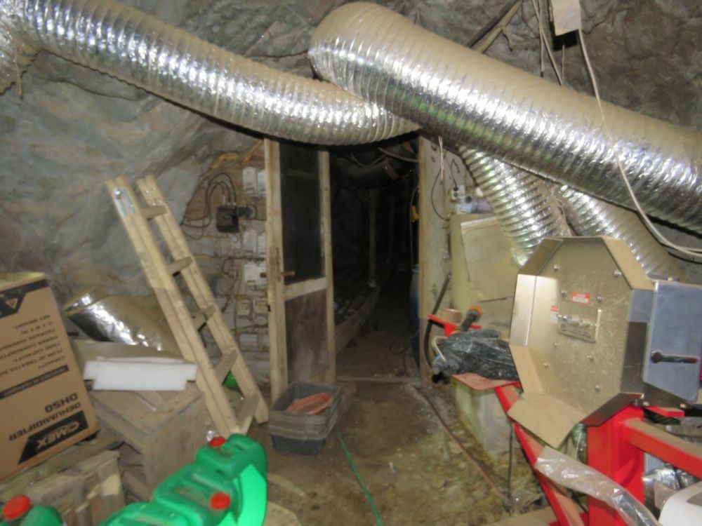 В галериите на бивша мина край Кюстендил се крие наркофабрика