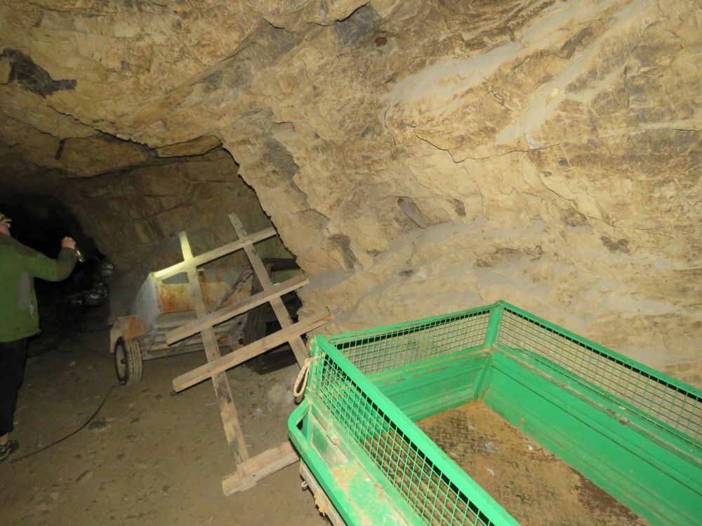 В галериите на бивша мина край Кюстендил се крие наркофабрика