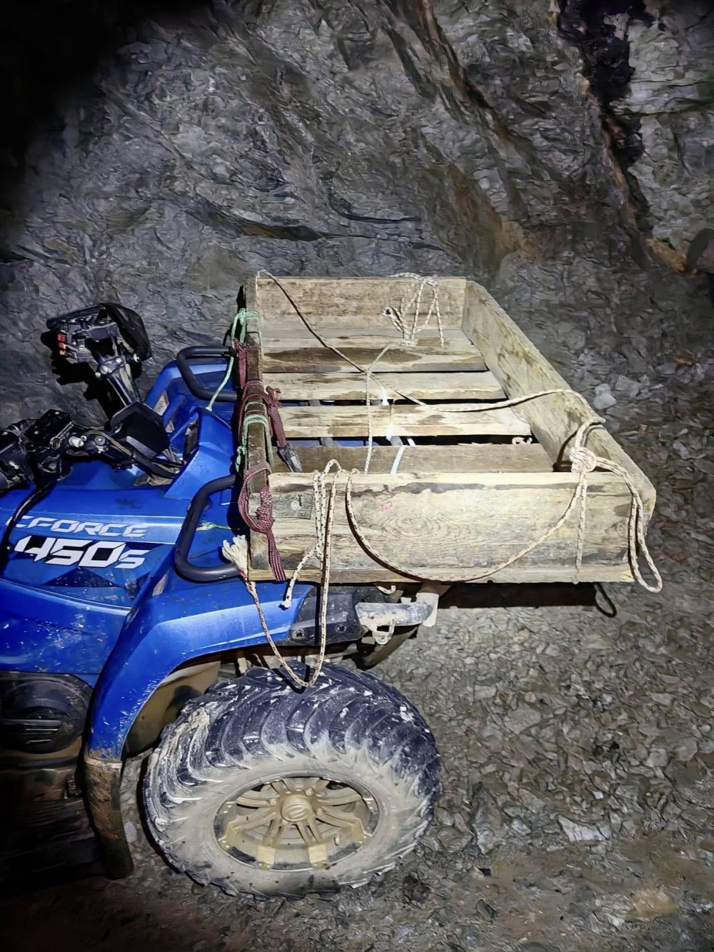 В галериите на бивша мина край Кюстендил се крие наркофабрика