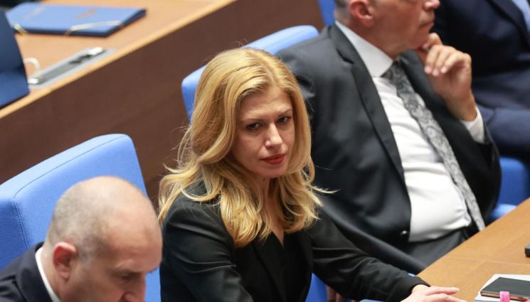 Михаела Доцова - ЮРИСТКА ПОЕМА ВЛАСТТА: Михаела Доцова е новият шеф на НС!