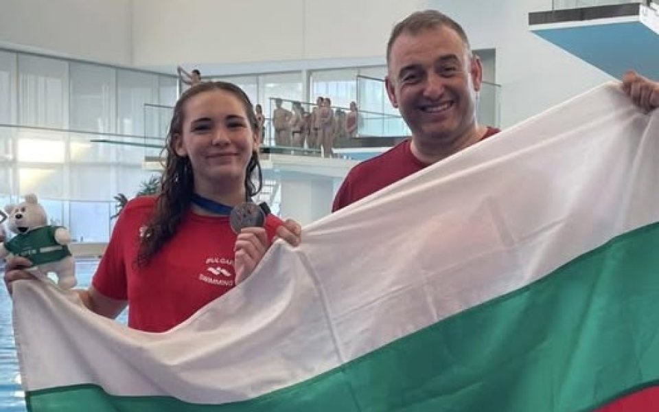 Българка със сребро от престижен турнир по скокове във вода