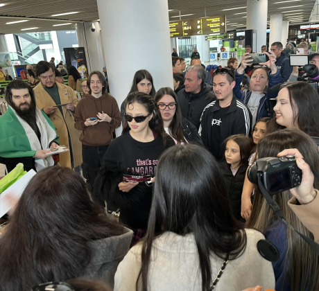 Музикалната звезда Дарина Йотова DARA отпътува за Виена където