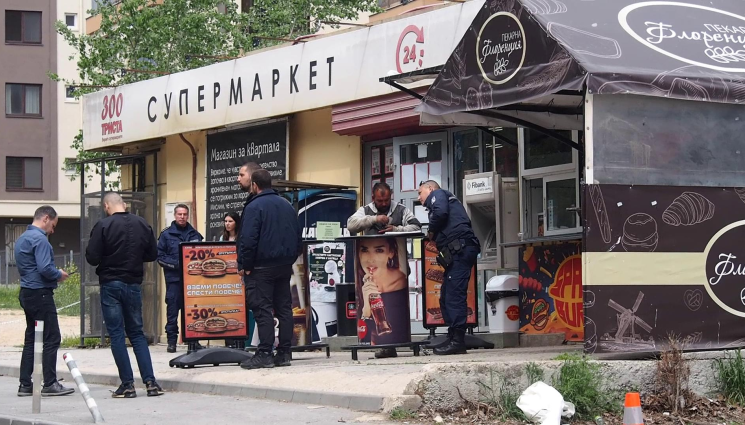 жена нож Варна - КЪРВАВА ДРАМА ВЪВ ВАРНА: Литовка намушка четирима в магазин!