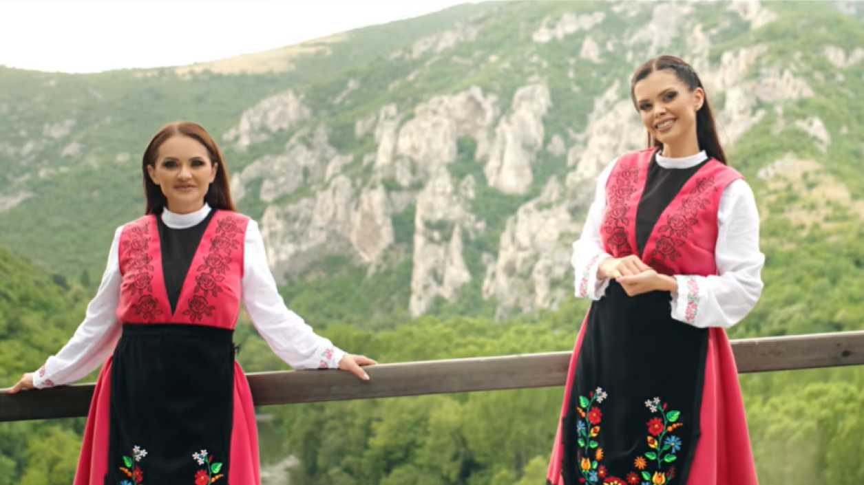 Преслава и Ивелина Колева посветиха песен на своята майка