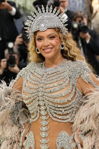 Бионсе превзе Met Gala със звездното си семейство