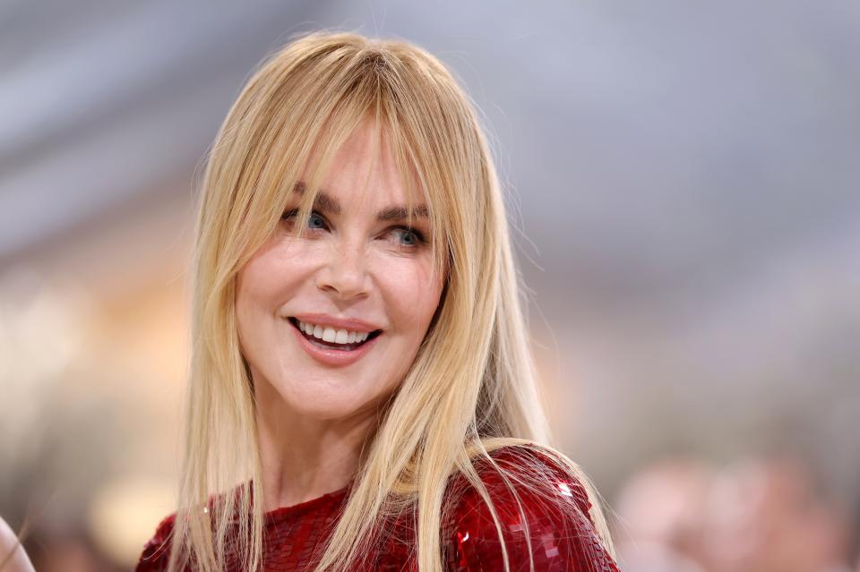  Никол Кидман свети в алено на Met Gala 2026. 