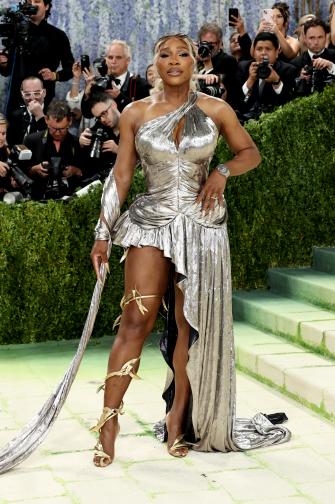 Серина Уилямс блести в сребърна визия на Met Gala