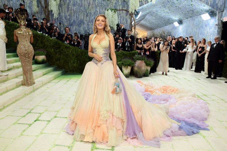Блейк Лайвли превръща Met Gala в лична изповед на червения