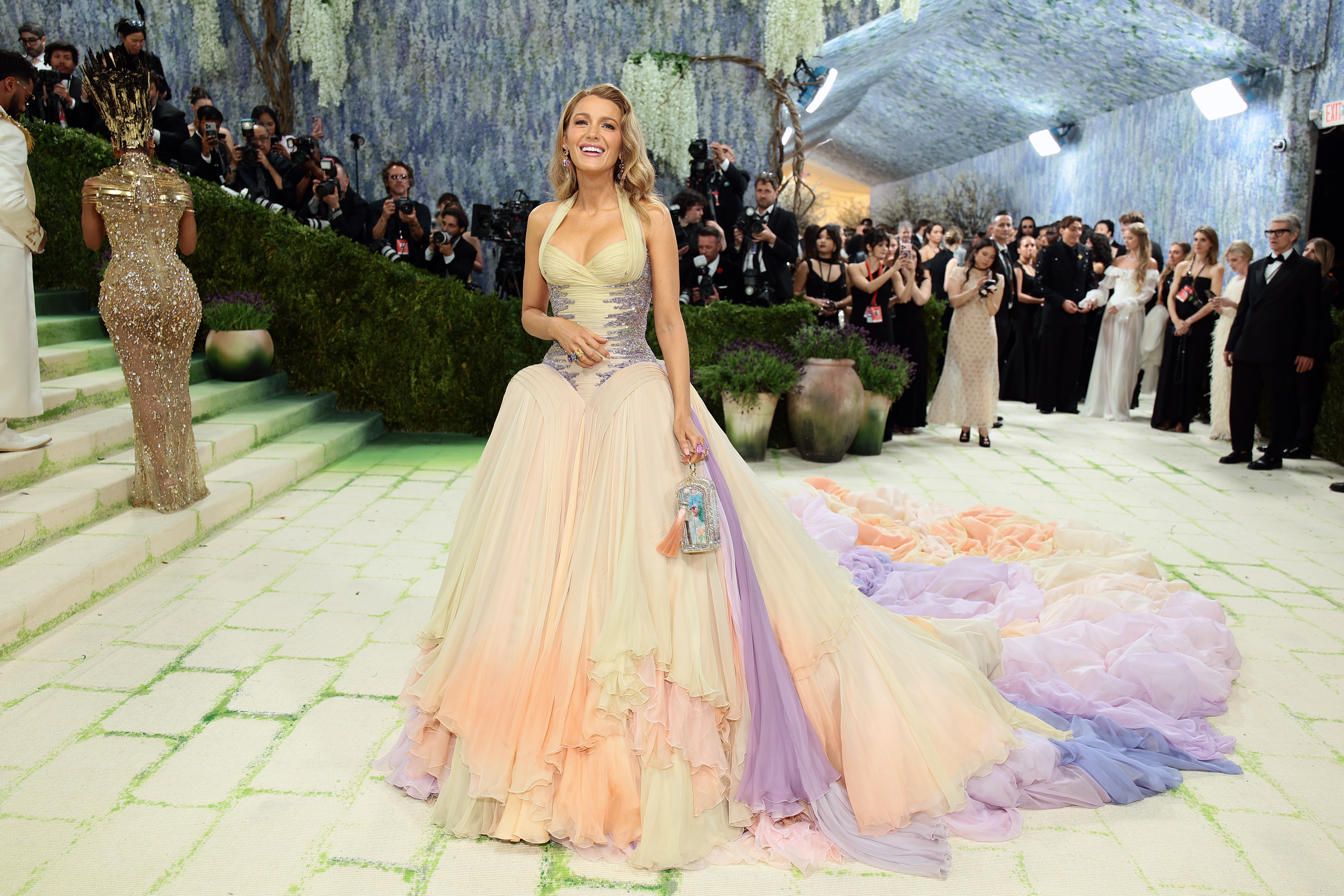 <p>Блейк Лайвли превръща Met Gala в лична изповед на червения килим.</p>