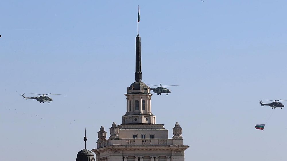 Тренировъчни полети в небето над София