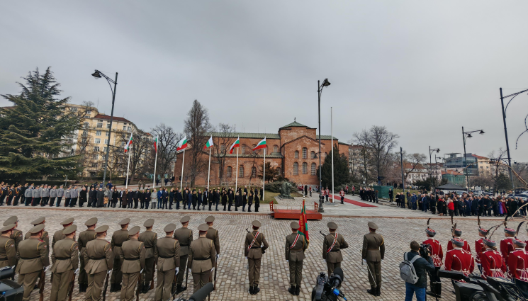 6 май - ПАРАД НА ХРАБРОСТТА: Зрелищна демонстрация в небето за 6 май (ВИДЕО)