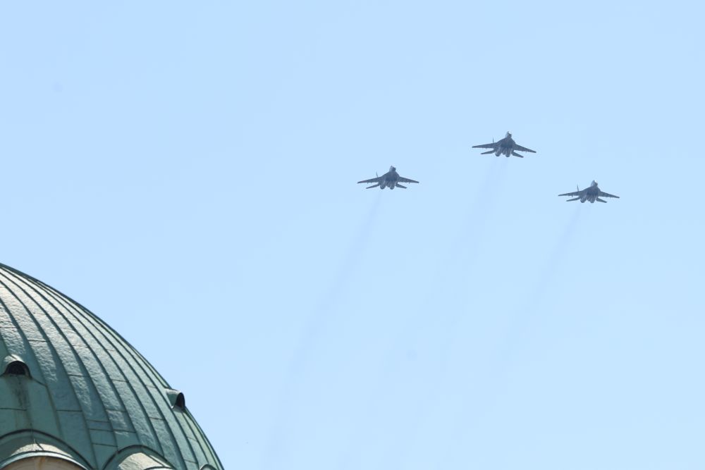 над площад „Александър Невски“ прелетяха самолети C-27J „Spartan“, Су-25, F-16 Block 70 и МиГ-29