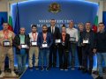 Министър Илиев награди медалистите от Европейското по щанги