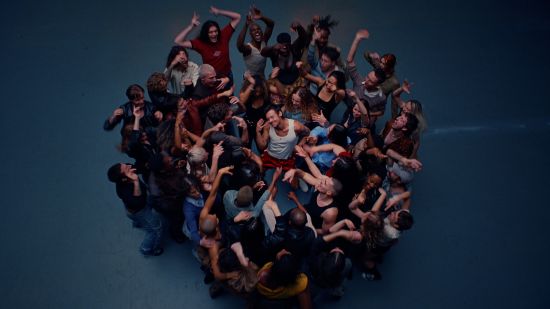 HARRY STYLES С НОВО ВИДЕО КЪМ “DANCE NO MORE”