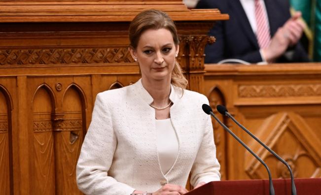 Агнеш Форщхофер върна знамето на ЕС в Будапеща с първото си решение като председател