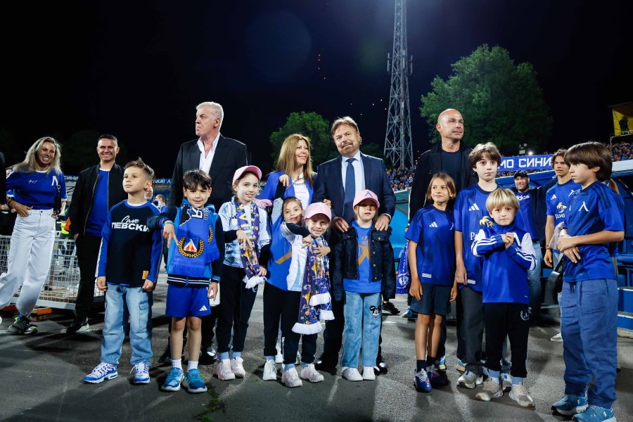 Награждване на Левски1