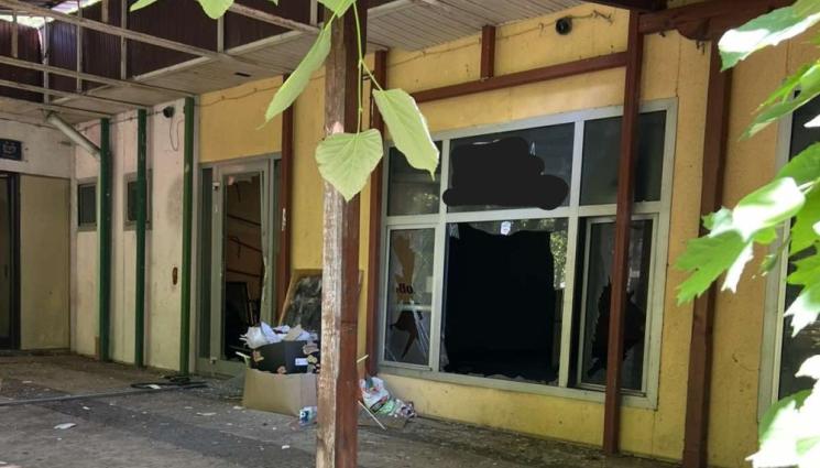 Взривно устройство избухна в търговски обект в Монтана - Самоделна бомба взриви вратата на търговски обект в Монтана