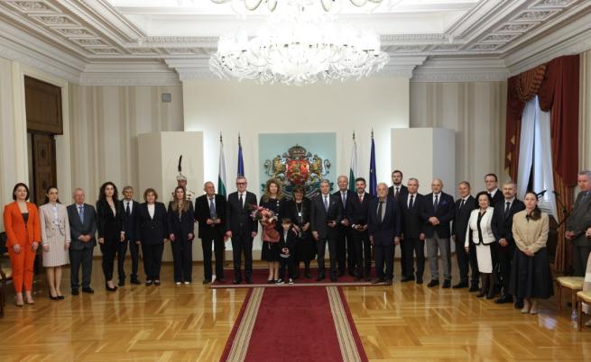 Илияна Йотова връчи Почетния знак на президента
