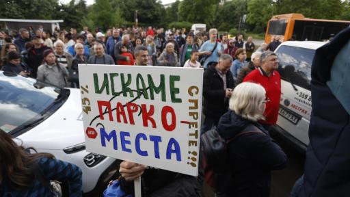 Жители на „Младост“ на протест, искат оставката на районния кмет