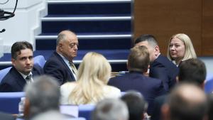 парламент депутати