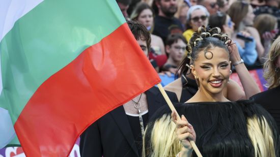 DARA излиза на сцената на „Евровизия 2026“ тази вечер: България открива втория полуфинал