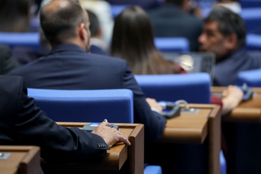 Трима депутати от „Прогресивна България“ подадоха оставки