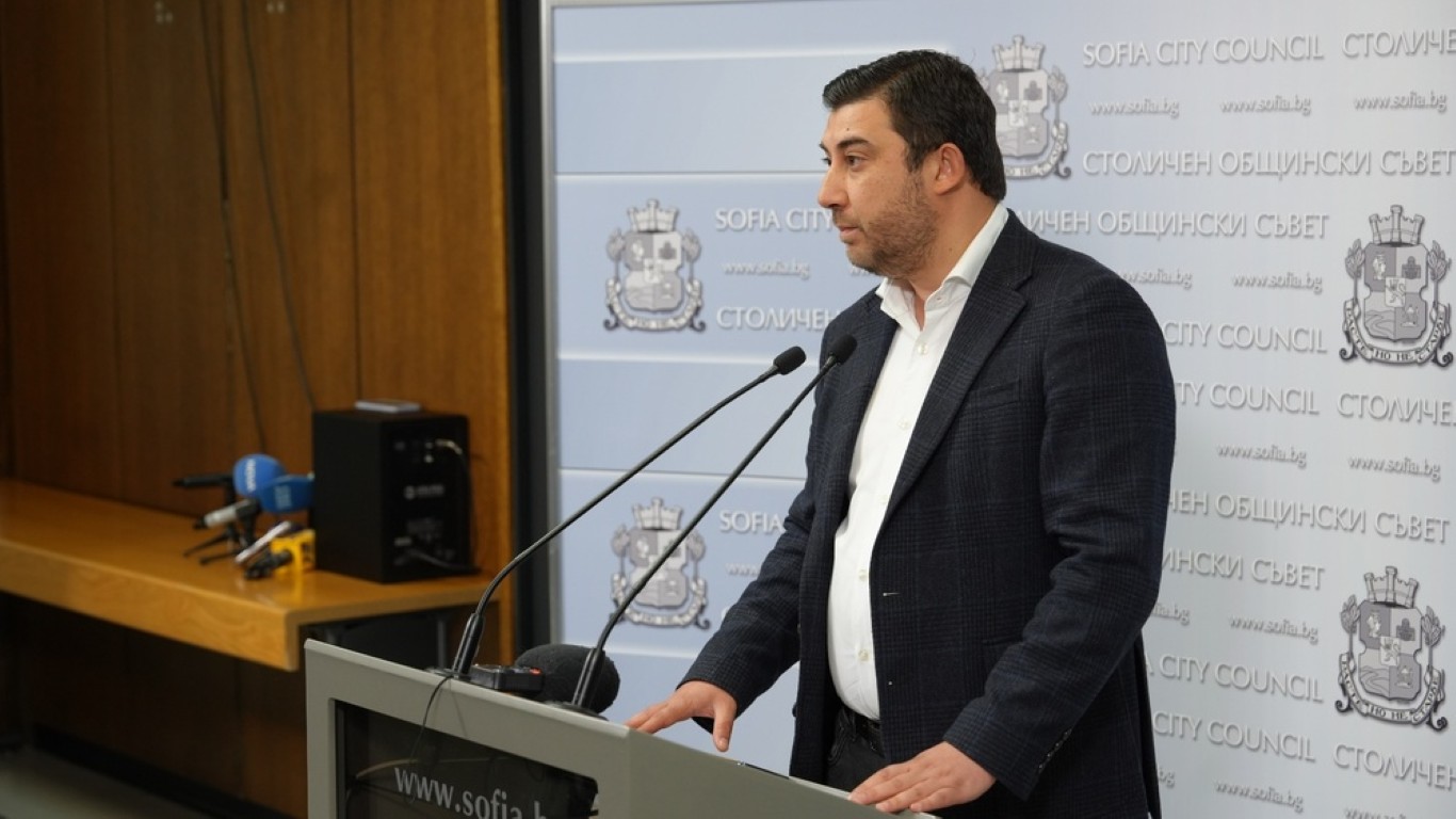 Карлос Контрера от ВМРО към министър Демерджиев: Изметете гробищната мафия