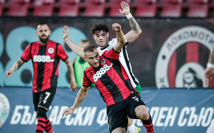 НА ЖИВО: Локомотив София - Берое 1:1, Бидунга изравни
