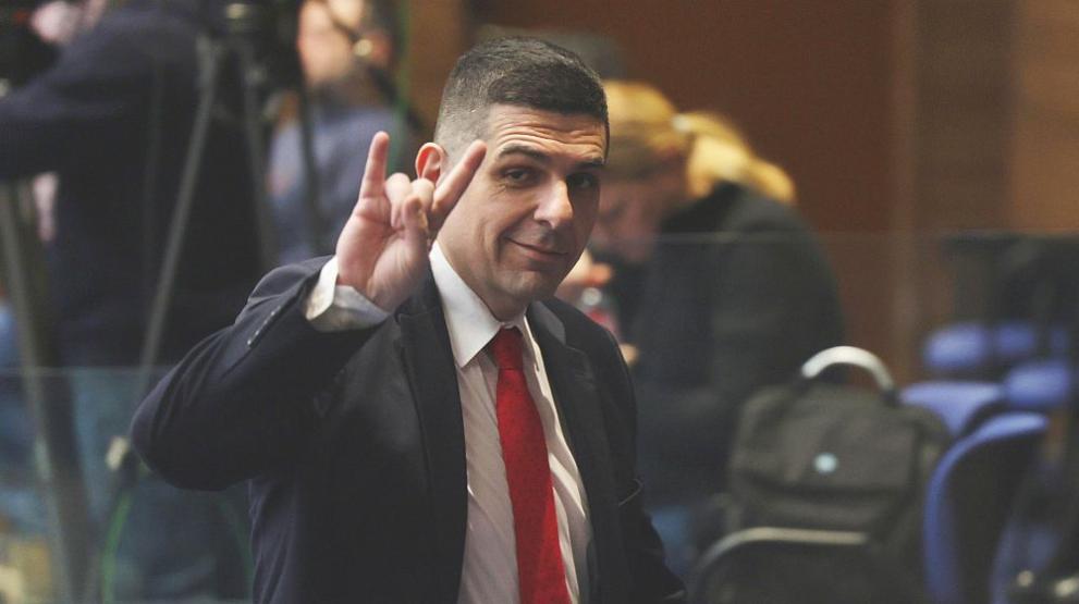 Нито някой ме е бил, нито аз съм бил някого
