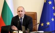 <p>Радев обсъжда с Макрон необходимостта от преговори с Русия</p>